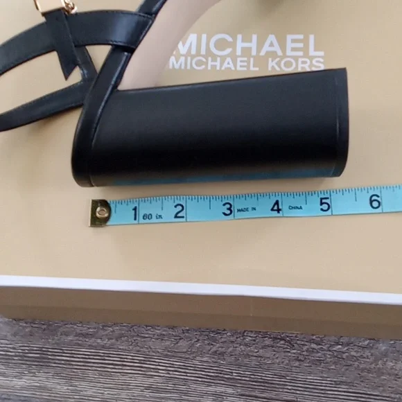 Michael Kors Women's Sandals-NEW - Picture 4 of 4